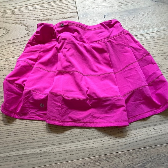 lululemon athletica Fuchsia Mini Skirt - Picture 1 of 2